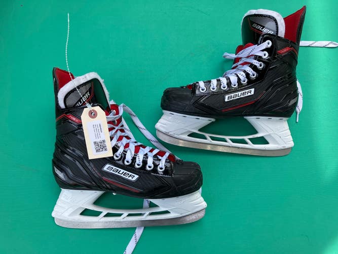 Junior Bauer Ns Hockey Skates Regular Width Size 5 (Used)