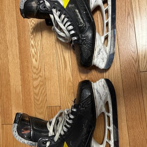 2023 Bauer Supreme UltraSonic Hockey Skates Regular Width  Pro Stock 8.5 (Used)