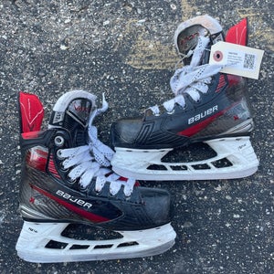 Youth Bauer Vapor X5 Pro Hockey Skates Regular Width 13.5 (Used)