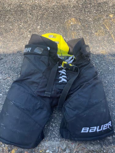 Junior Medium Bauer Supreme 3S Pro Hockey Pants (Used)