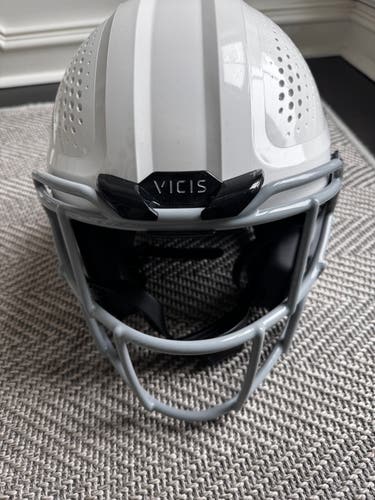 Youth S Vicis Helmet (New) -- used 1 time