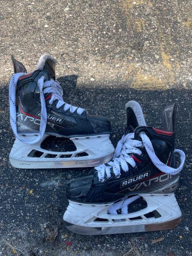 Junior Bauer Vapor X Shift Pro Hockey Skates Regular Width Size 2 (Used)