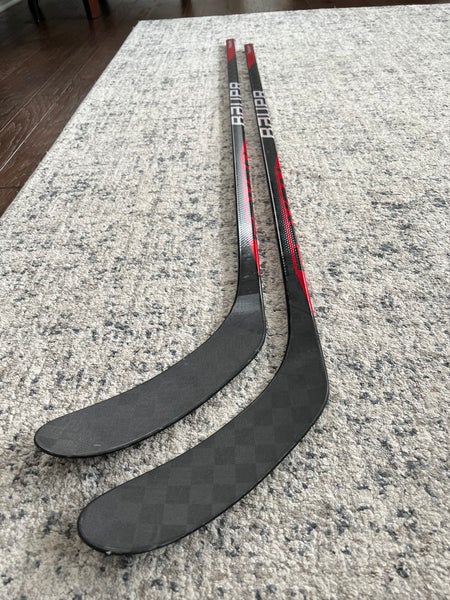 2-pack Bauer Proto R - RH 82 Flex P28 + 1/4” Pro Stock (Used)