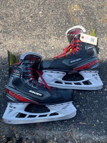 Senior Bauer Vapor X2.9 Hockey Skates Regular Width 9 (Used)
