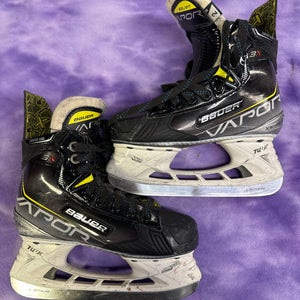 Junior Bauer Vapor 3X Hockey Skates Regular Width Size 2 (Used)