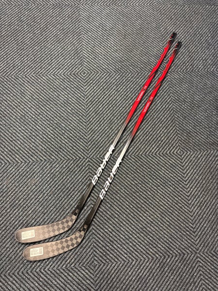 Junior Bauer Vapor X4 Hockey Stick 40 Flex Right Handed P28 (New) 2PACK