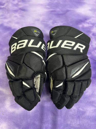 Black Junior Bauer Vapor X-Shift Pro Gloves 11" (Used)