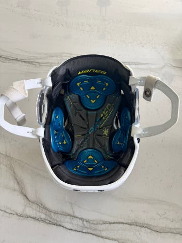Small Bauer Re-Akt 150 Helmet (Used)