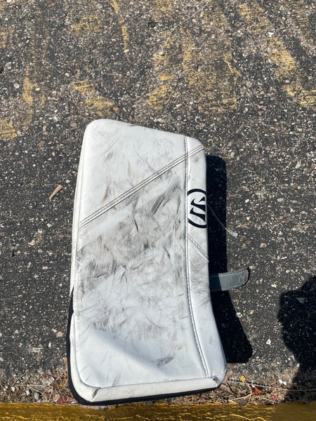 White Junior Warrior Ritual G6 Goalie Gloves & Blockers Regular (Used)