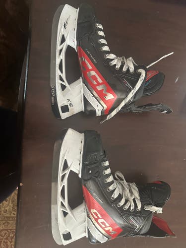 2024 CCM JetSpeed FT6 Pro Hockey Skates Regular Width 8.5 (Used)