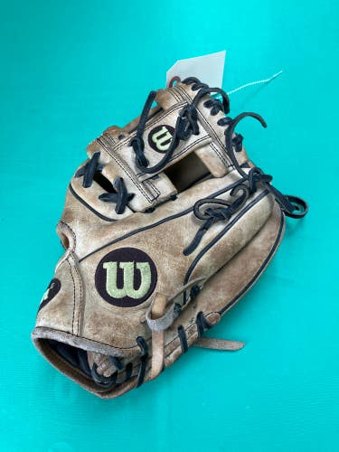 Wilson A2000 RH Baseball Glove 11.25" (Used)