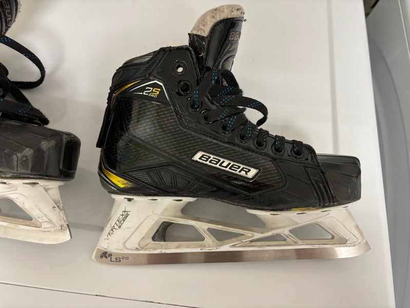 Senior Bauer Supreme 2S Pro Hockey Goalie Skates Size 5 D (reg Width)