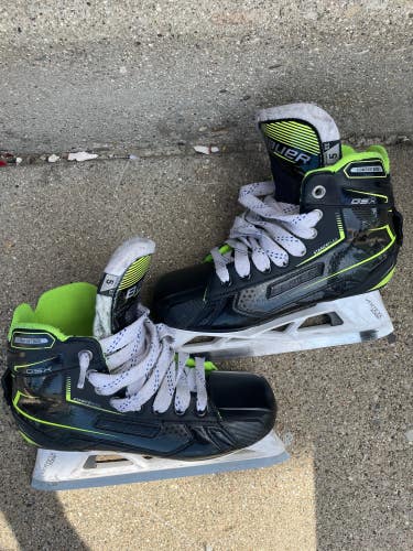 Intermediate Bauer GSX Hockey Goalie Skates Extra Wide Width Size 5 (Used)