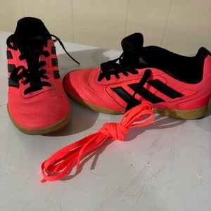 Pink Unisex 4.5Y (Big Kids / Youth) Youth Adidas Shoes (Used)