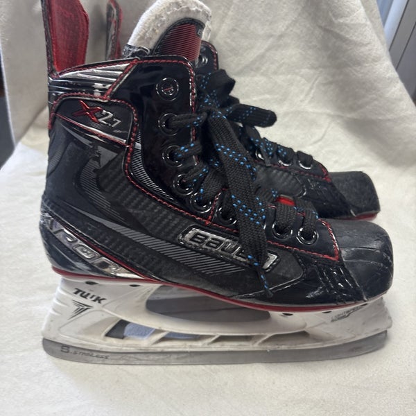 Junior Size 4 Bauer Vapor X2.7 Ice Hockey Skates.