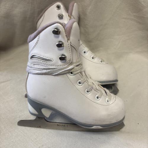 Youth Junior Size 10 Soft Skate By Jackson Figure Ice Skates.