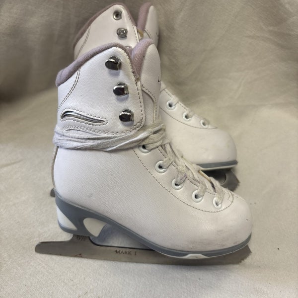 Youth Junior Size 10 Soft Skate By Jackson Figure Ice Skates.
