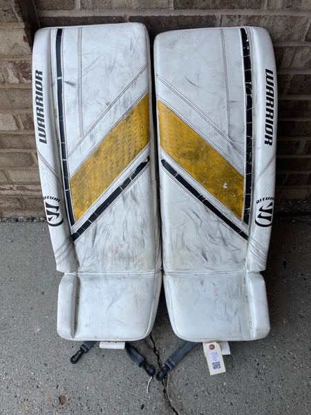 White 31" Junior Warrior Ritual G6 E+ Goalie Leg Pads (Used)
