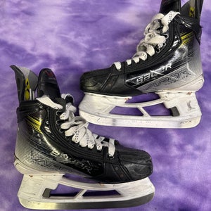 Bauer Vapor Hyperlite 2 Hockey Skates | Intermediate 5.5 Fit 1 (Used)