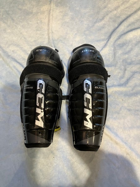 Junior CCM Tacks Classic Pro Shin Pads 12" (Used)