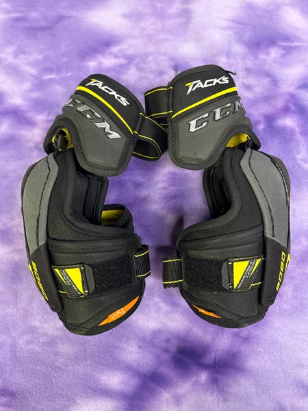 Junior Large CCM Tacks 9080 Elbow Pads (Used)