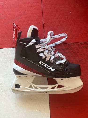 CCM JetSpeed FT485 Hockey Skates Regular Width Size 5 (New)