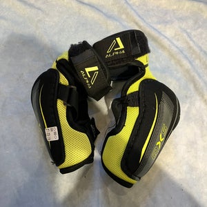 Junior Medium Warrior Alpha QX5 Elbow Pads (Used)