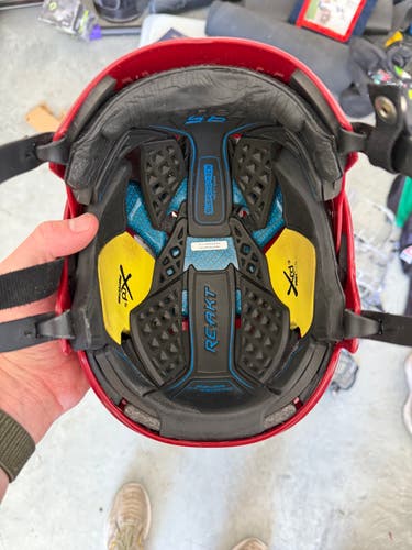 Small Bauer Re-Akt 95 Helmet (Used)