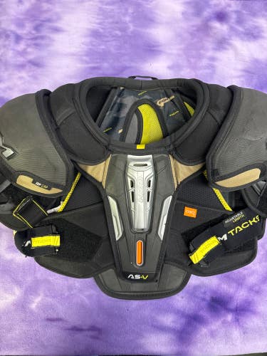Large Senior CCM AS-V Shoulder Pads (Used)