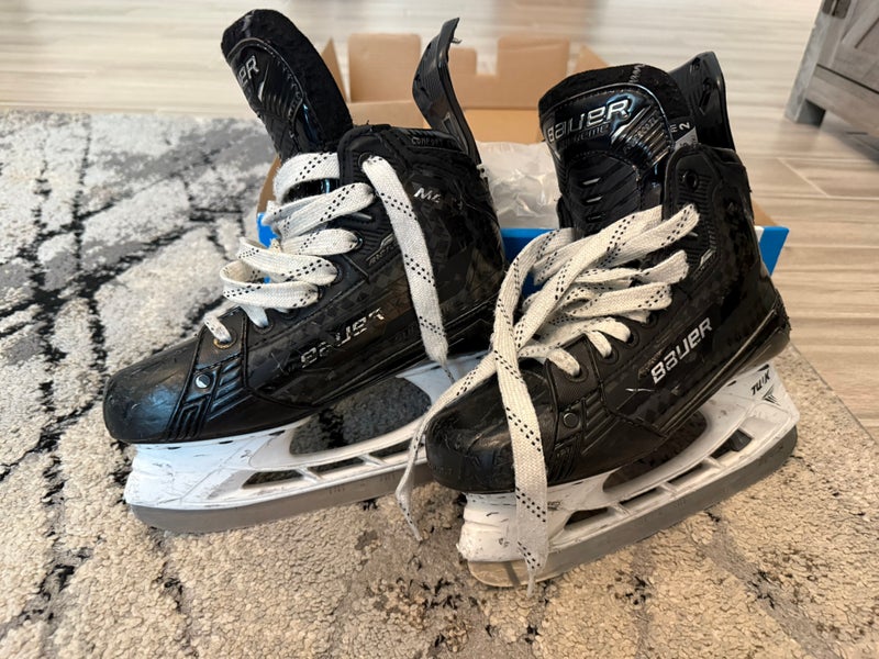 2023 Bauer Supreme Mach Hockey Skates Size 4.5 (Used)