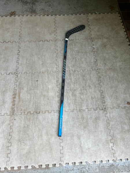 Intermediate Bauer Nexus Sync Right Handed Hockey Stick P28 (Used)