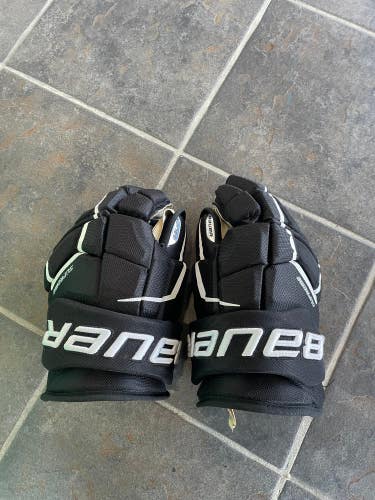 Black Senior Bauer 3S Pro Gloves 14" (Used)