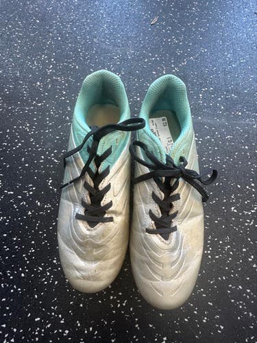 Used Soccer Cleats Teal Junior 02.5 11849-S000030477