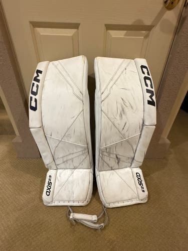 32"  2020 CCM Axis 2.9 Goalie Leg Pads  (Used)