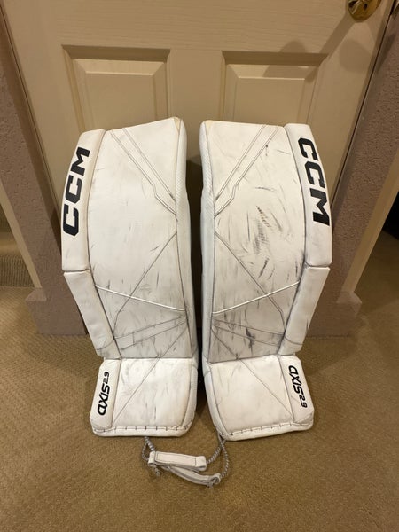 32"  2020 CCM Axis 2.9 Goalie Leg Pads  (Used)