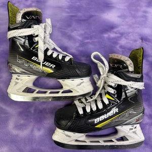 Junior Bauer Vapor X4 Hockey Skates Regular Width Size 3 (Used)