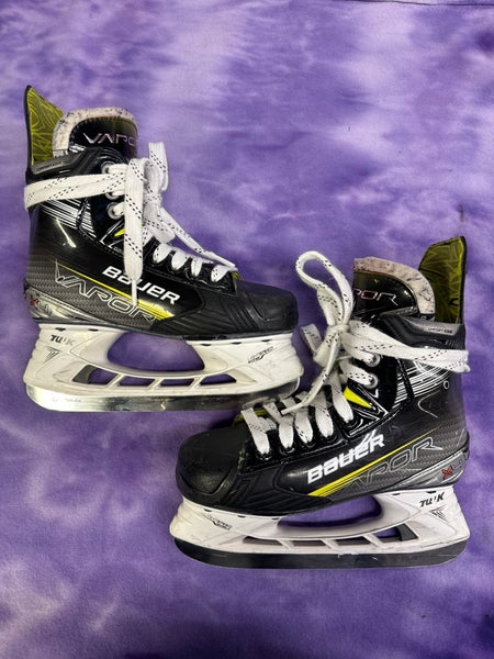 Junior Bauer Vapor X4 Hockey Skates Regular Width Size 3 (Used)