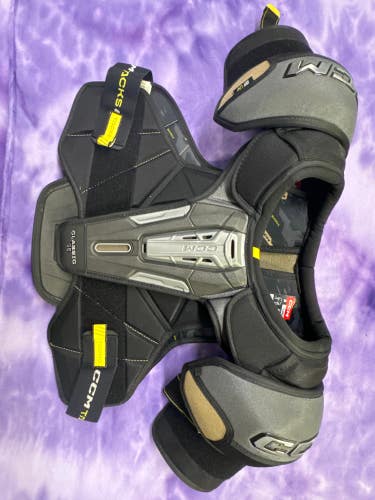 XL Senior CCM Classic SE Shoulder Pads (Used)
