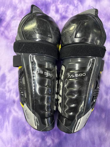 Senior CCM Tacks AS 580 Shin Pads 14" (Used)