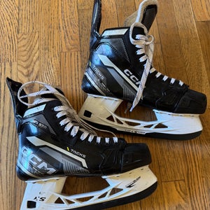 Free shipping. Senior 8.5 wide. CCM Tacks AS-570 Hockey Skates (Used)