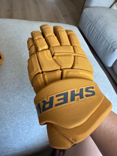 Sherwood Code gloves
