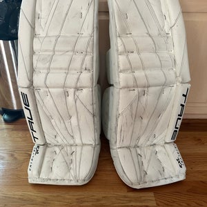 32"  True Catalyst 7X3 Goalie Leg Pads (Used)