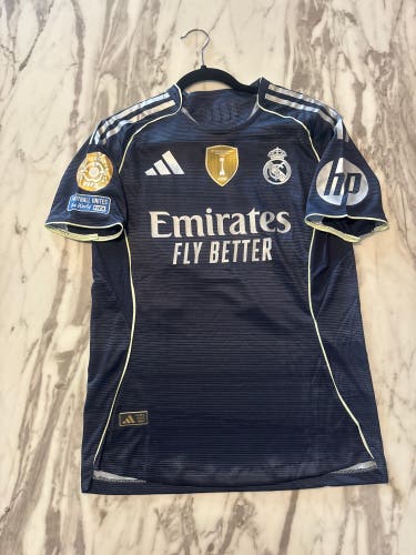 Huijsen 24 Real Madrid 25/26 Away Club WC & Intercontential Winners Patch Jersey