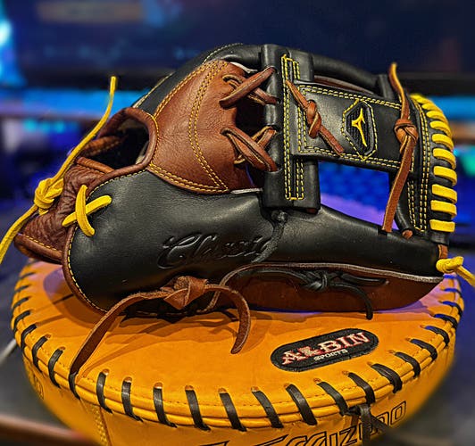 Mizuno RH Infield Classic Pro Soft Baseball Glove 11.75" (Used)