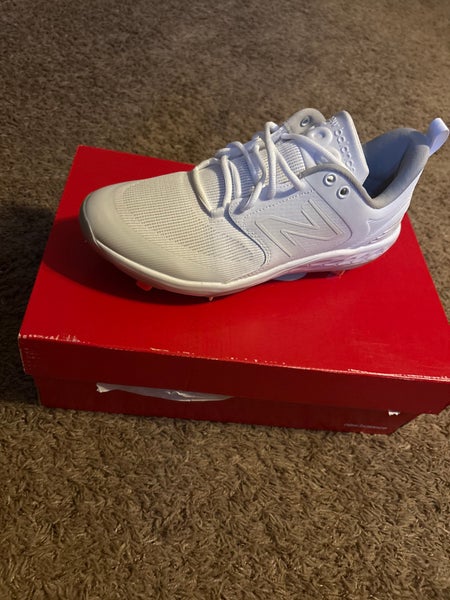 White Men's Size M 10.0 (W 11.0) New Balance Metal (New)
