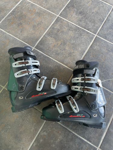Men's Nordica B7 Ski Boots (Used)