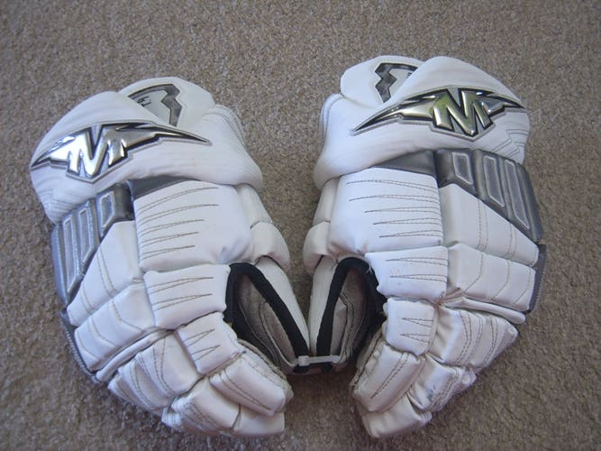 Great Condition Mission Axiom T9 Senior Hockey Gloves 14" White/Silver