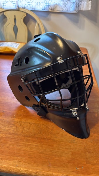 Senior 2022 Coveted Mask 906 Sr Goalie Mask  (Used)
