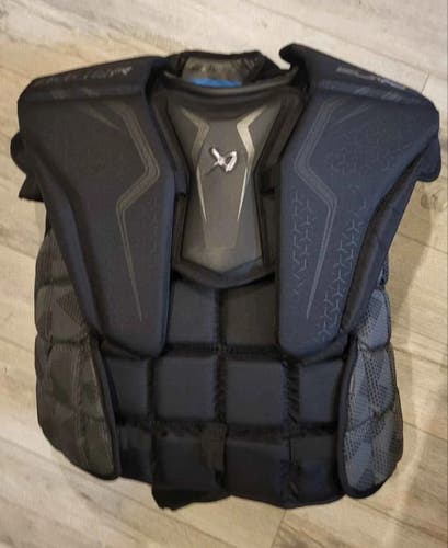 Large 2025 Bauer Elite Goalie Chest Protector (Used)