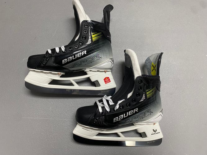 Bauer Vapor Hyp2rLite Mens Pro Stock Size 8 Hockey Skates MIC 86641